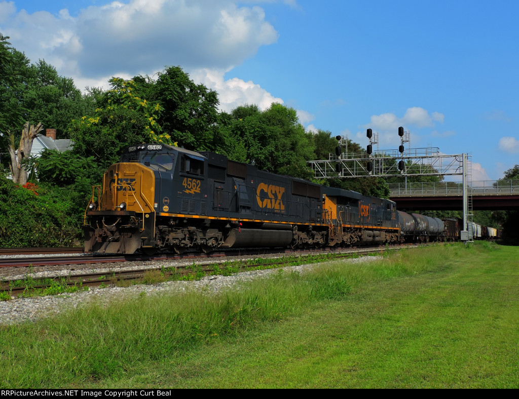 CSX 4562, 3153 (1)